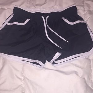 Black and white shorts with pockets!